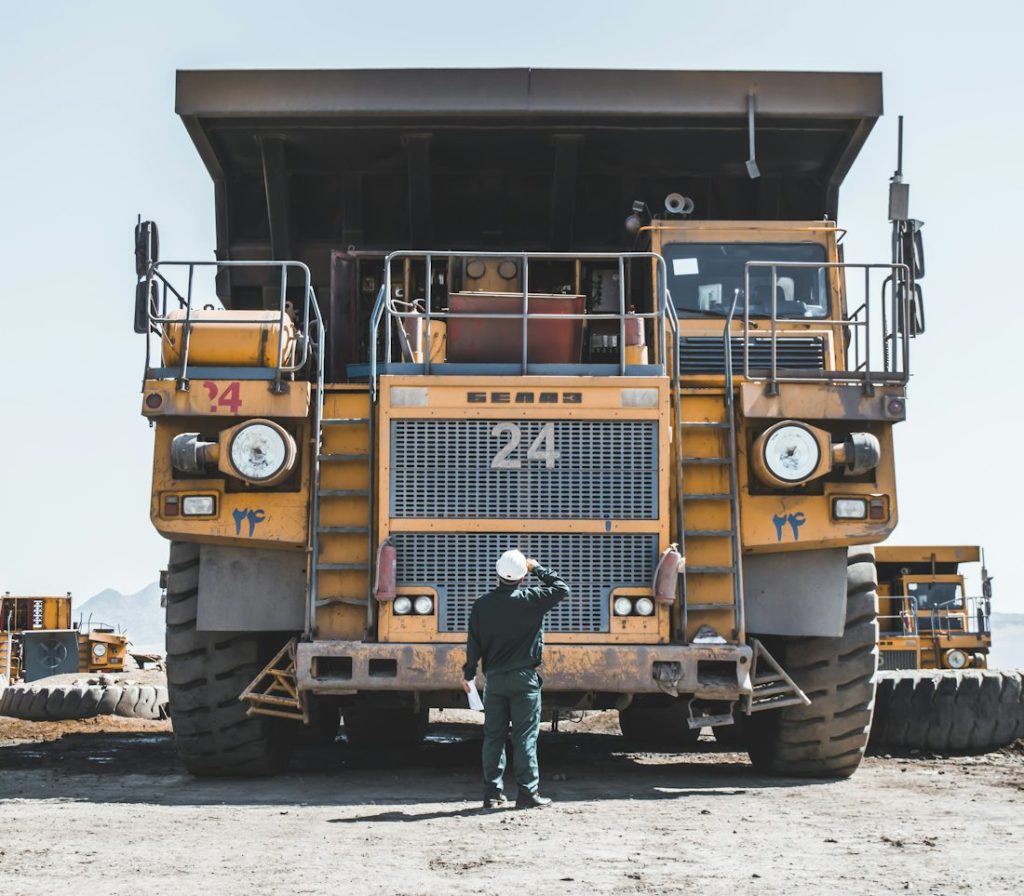 Ni-hard liners for a copper ore mill
